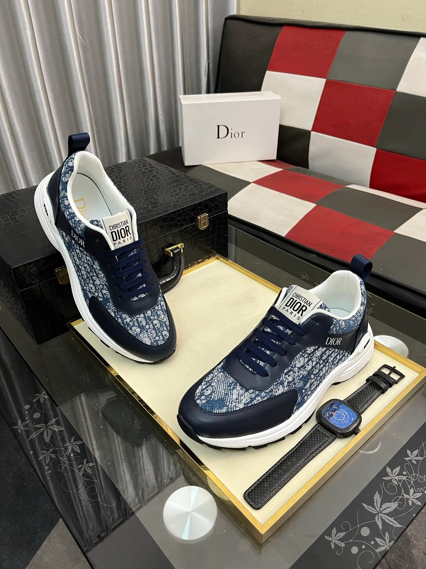 Men's shoes 💰440⌚️⌚️[Dior] The toe box is designed to be a bit wider. The upper foot comfort is perfect. The thread is beautiful. It fits the pants perfectly and is versatile. Decorated with various classic details. It is an ideal choice for daily styling. It can be matched with various casual items to create exquisite looks. Fabric: First-layer cowhide/lining sheepskin TPU original outsole Size: 38-443️⃣Colors available